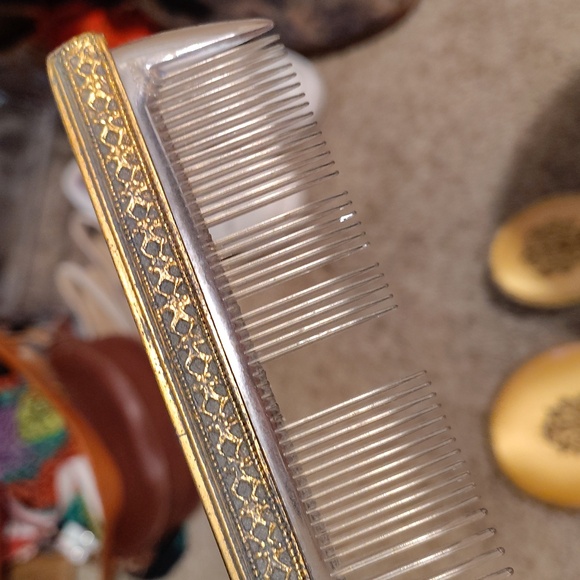 Vtg Ornate Hairbrush, Comb and Mirror Set - Picture 5 of 6